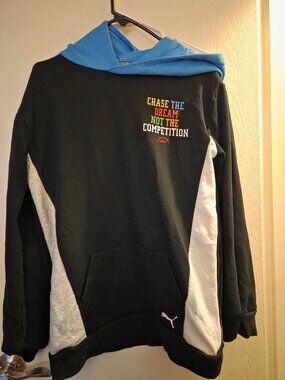 Puma set size xl in boys can fit small medium woman